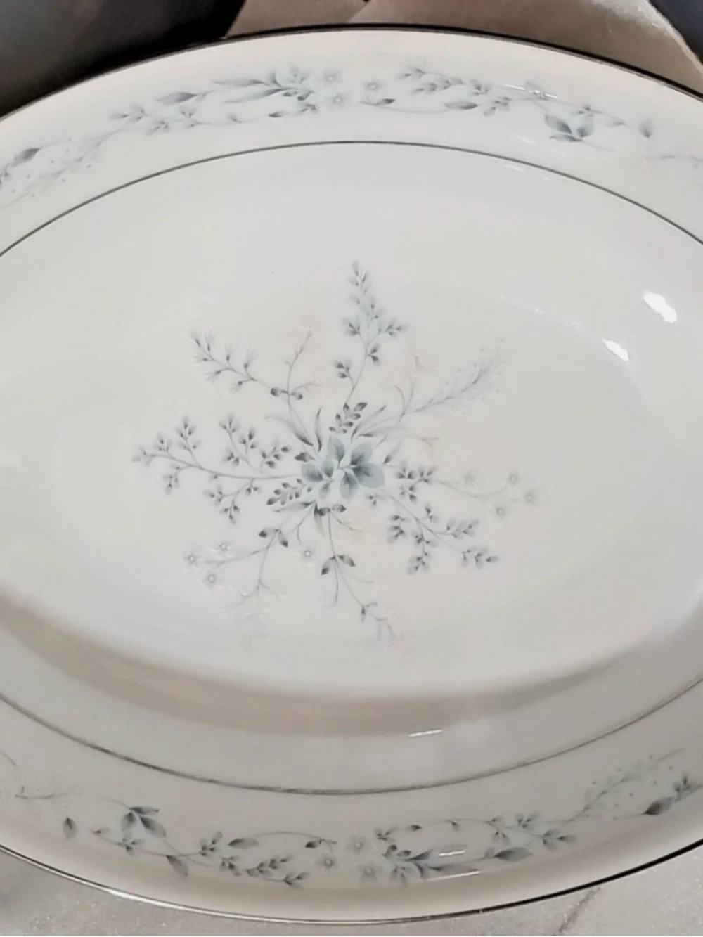 Noritake “Carolyn” Oval Vegetable Bowl